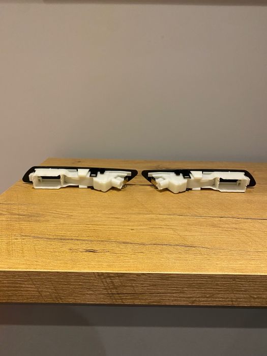 Kierunkowskazy czarne ledowe w błotnik  (dynamiczne). BMW 5 F10, F11