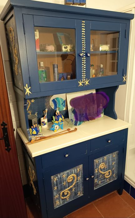 Móvel louceiro decorado