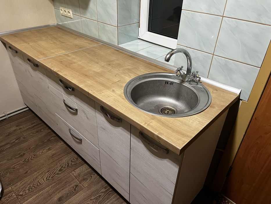 Продам кухонную мебель