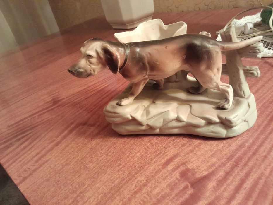 Статуэтка собака