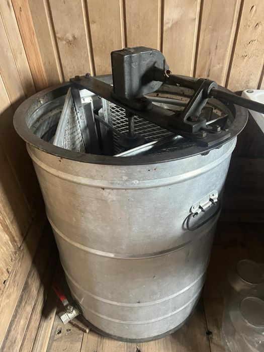 Продам механічну медогонку