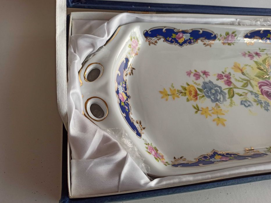 Torteira em porcelana em caixa de oferta