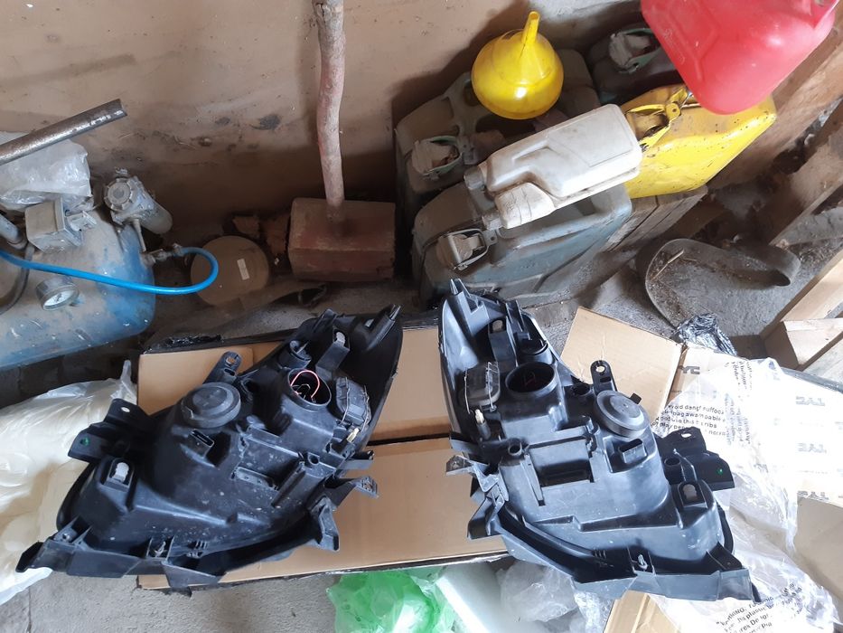 Sprzedam reflektory Clio III