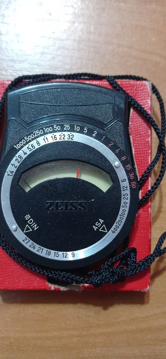 Фотоэкспонометры Zeiss и Ленинград-4