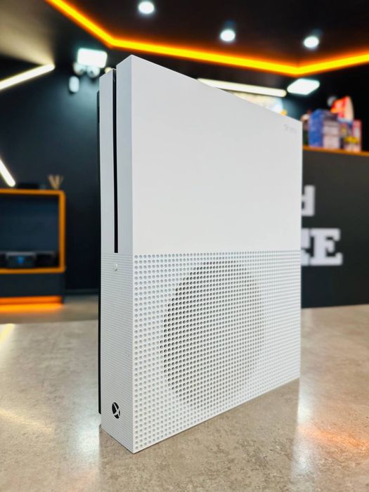 Microsoft Xbox One S 500 GB - 12 місяців гарантії!