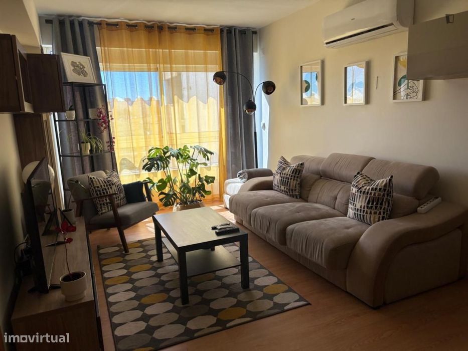 Quarto - localizado em Chelas Lisbon