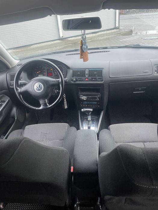 Volkswagen Golf IV 2000р 1.6mpi автомат газ/бензин