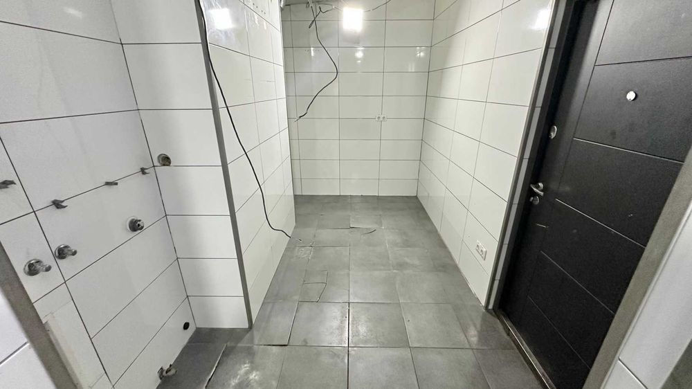 Без% Фото реал  н/ф 132м2 фасад 1пов зупинка гр.трансп. м Шулявка 14хв