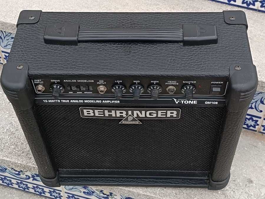 Amplificador Guitarra Behringer V-Tone - 27 diferentes configurações de timbres