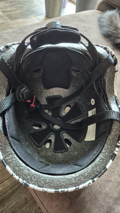 Продам шолом  crack helmet,  розмір М