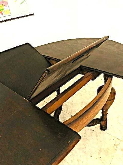 Mesa de Pião, antiga e bem estimada
