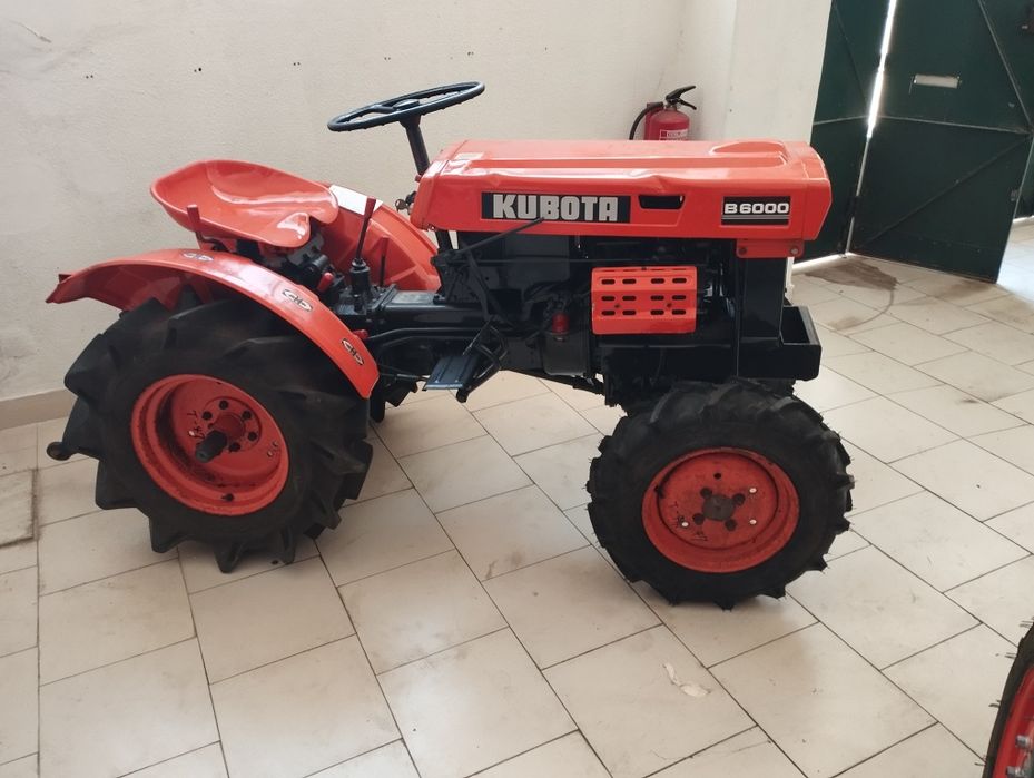 Kubota B6000 /// Capinadeira /// Transporte