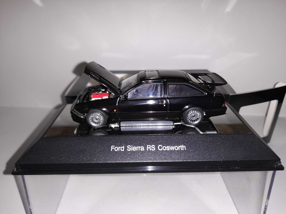 Ford Sierra Cosworth AutoArt 1:43