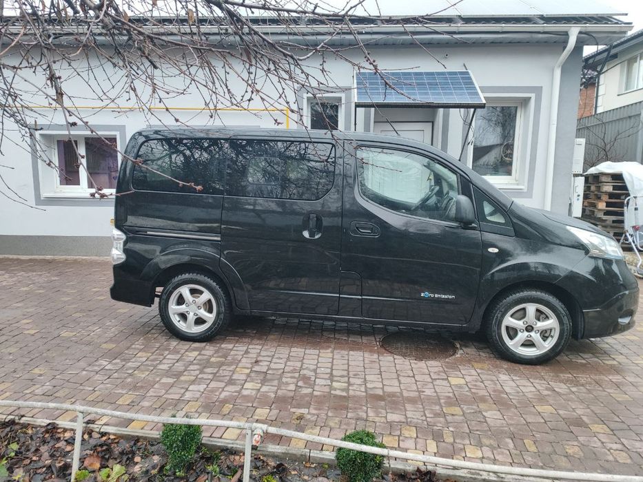 Електроавтомобіль NISSAN E-NV 200