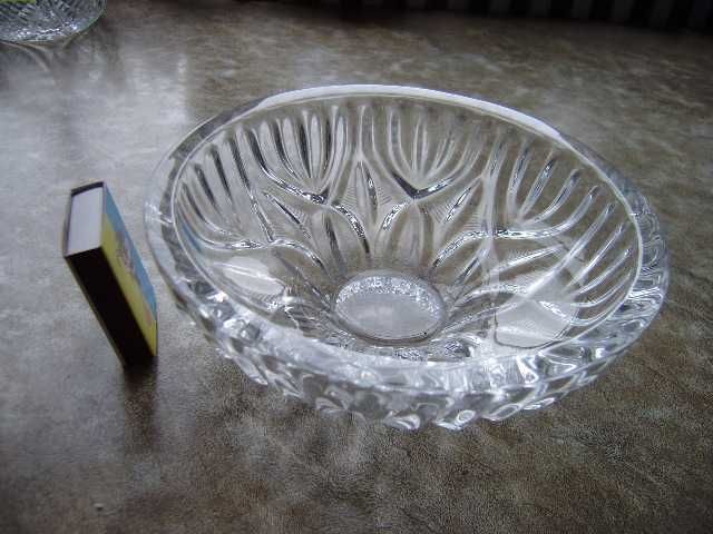 Салатниця.  Склянна мисочка для салату