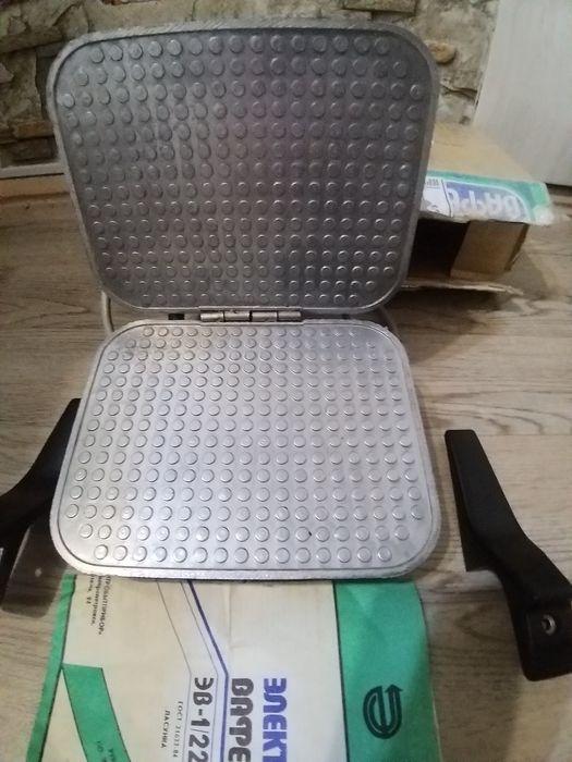 вафельниця нова ласунка  срср заварник