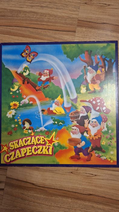 Gra skaczące czapeczki