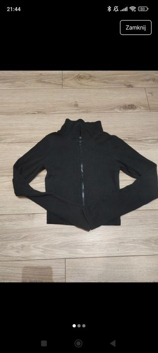Crop top na zamek golf prettylittlething S