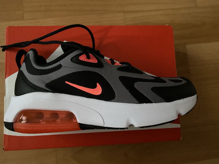 кроссовки женские Nike