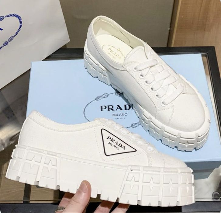 Жіночі кеди Prada