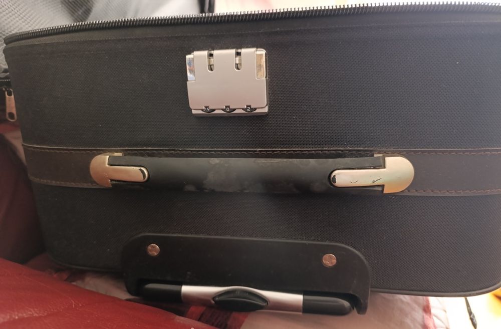 Mala de viagem usada