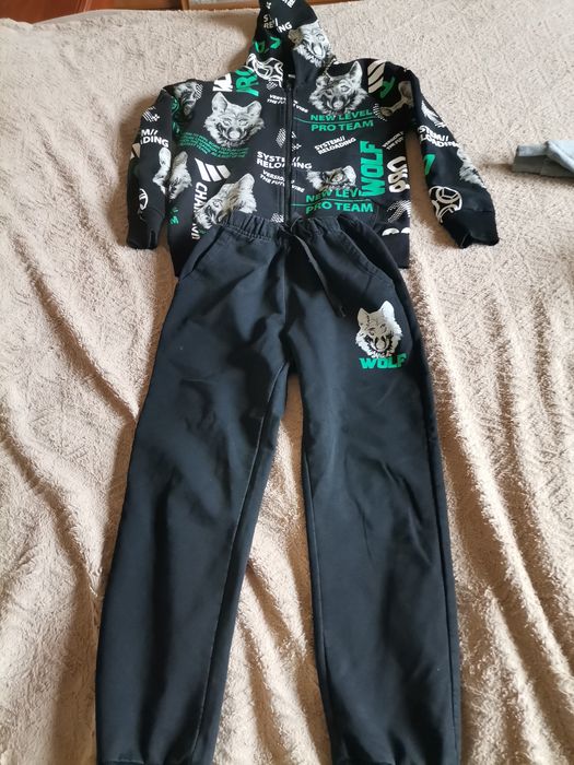 Dres rozmiar 134/140