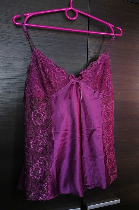 Fioletowa halka z koronką
