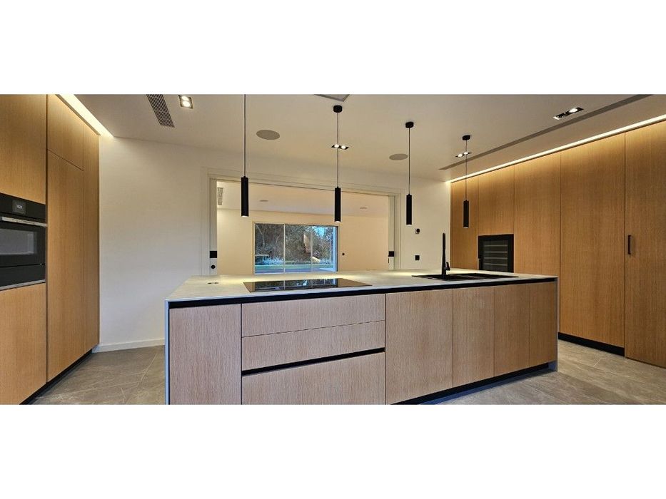 Moradia T7 nova com piscina em Birre, Cascais