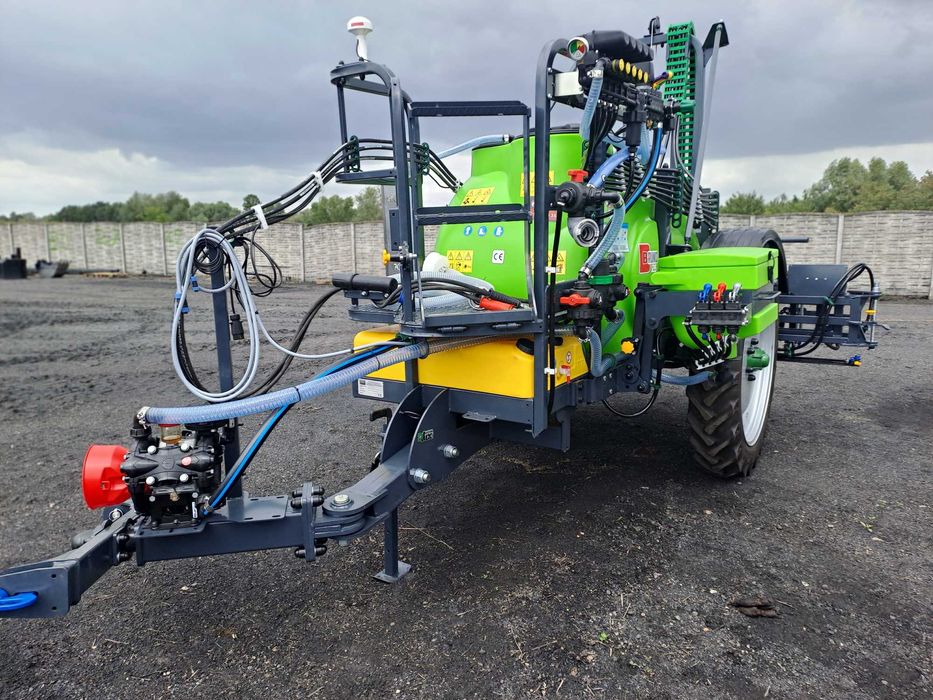 Nowy opryskiwacz ciągany TOLMET BRUNO – 1000–2500 l, belka 12–18 m