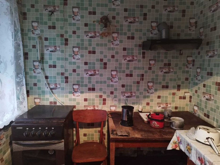 продаж будинку у селі 20 км від міста