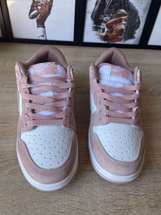 Nike Dunk Low “Particle Rose” в наявності