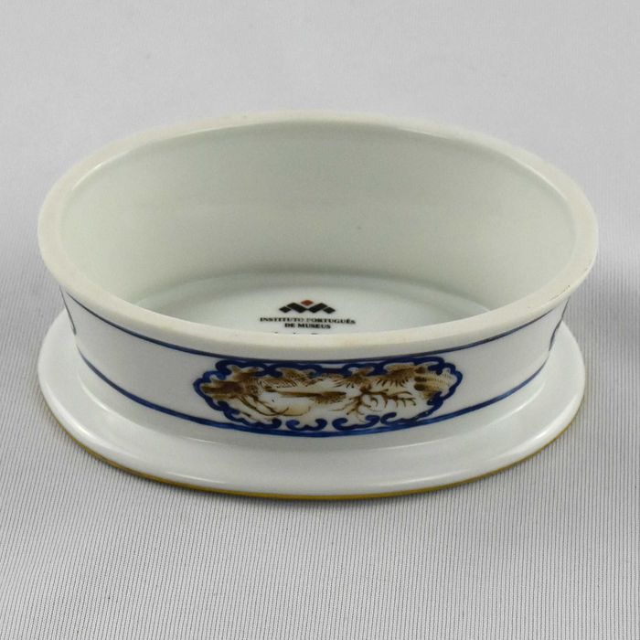 Saleiro oval, porcelana NG Instituto Português de Museus