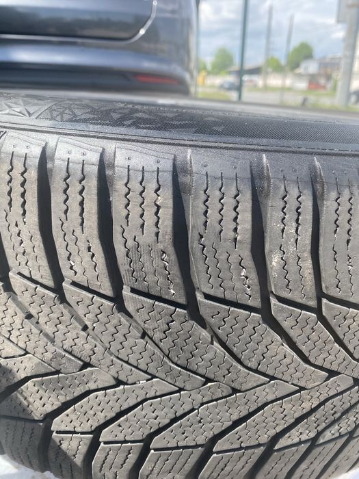 Зимова гума Nexen 235*45