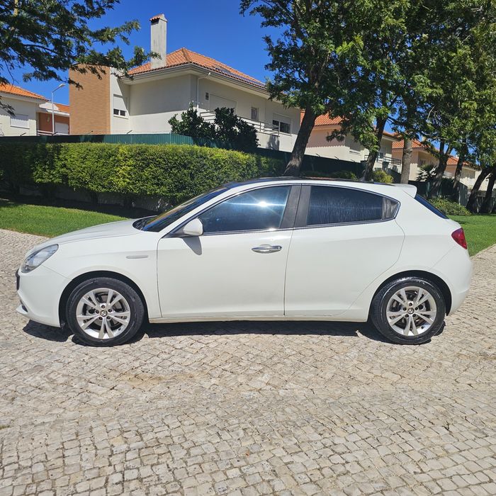 Vendo alfa guileitta de 2016 em ótimo estado geral a diesel