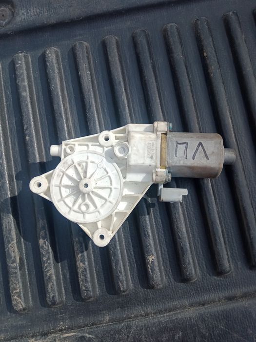 Моторчик склопідйомника ssangyong kyron лівий передній склопідіймач