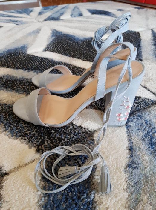 Błękitne buty Reserved