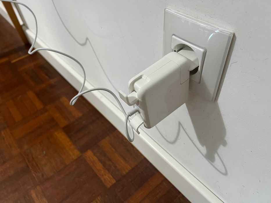 White MacBook – Model A118164563861912193123