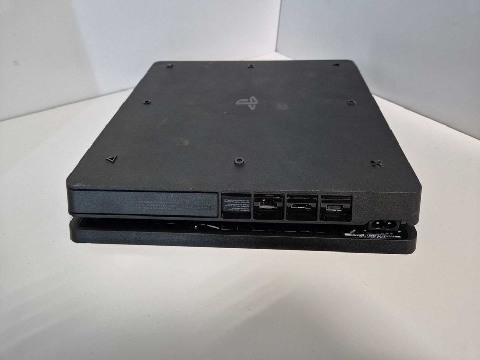 Konsola Sony PS4 Slim z napędem, dyskiem 1TB