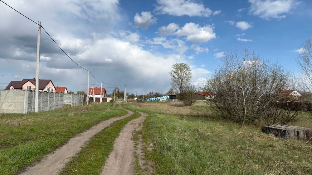 Біля річки Десна село Рожни кутова ділянка 5 соток під забудову