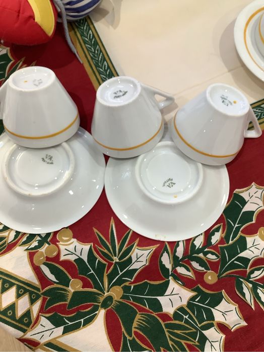 Nove chvenas de cafe da vista alegre ( impecaveis) com oferta