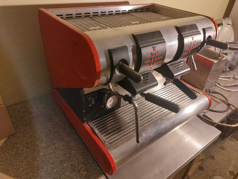 Włoski ekspres do kawy San Marco 2-grupowy do gastronomi