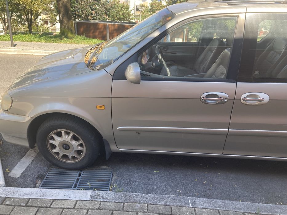 Kia carnival ano 2000