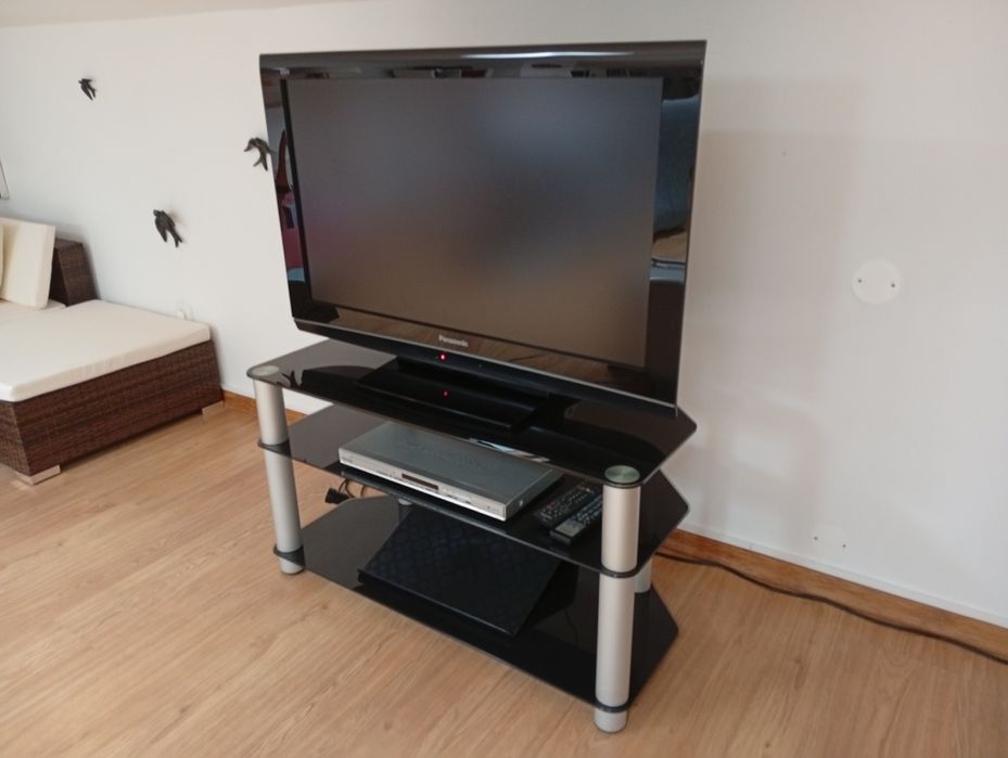Televisão LCD Panasonic 37" + Móvel