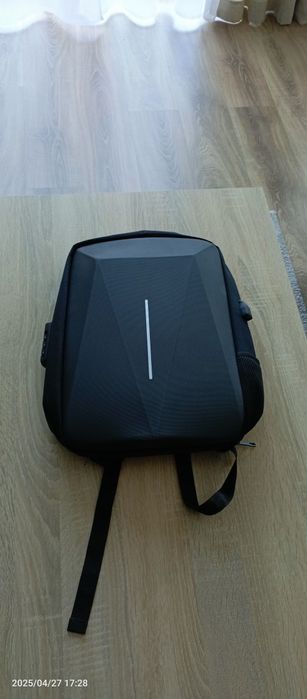 Plecak usztywniony laptop USB NOWY