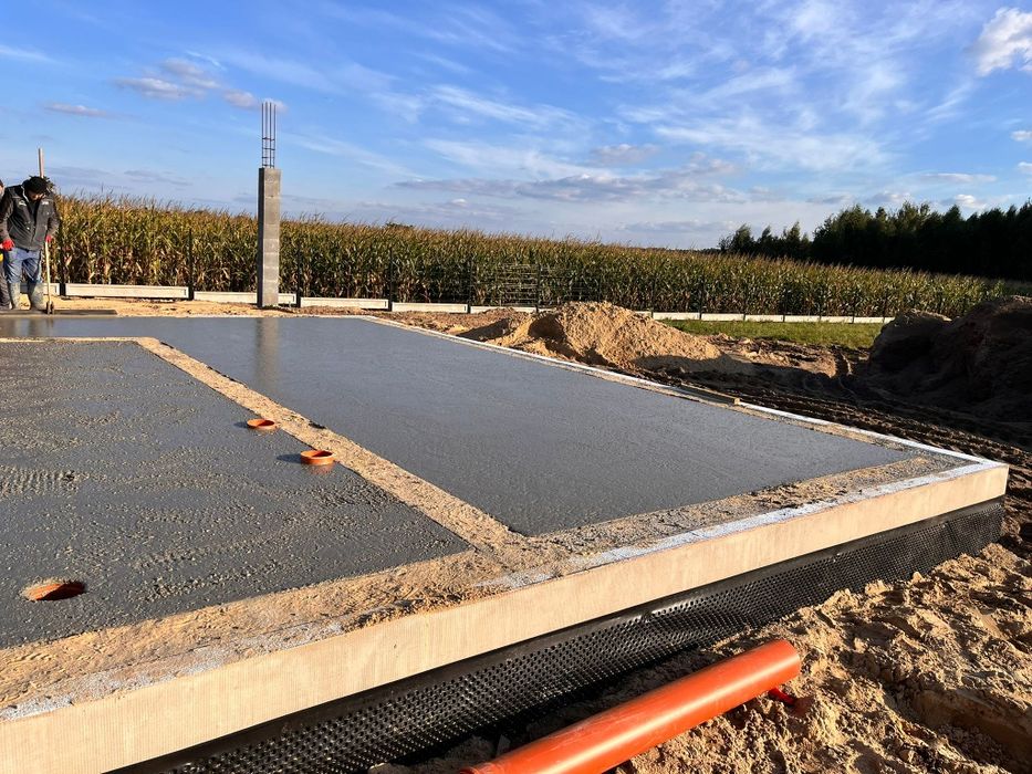 Budowa domów od fundamentów po dach