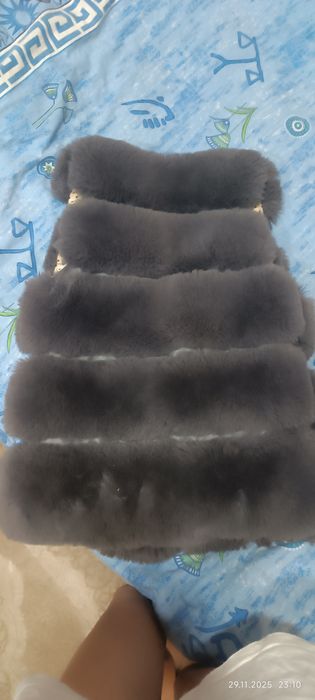 Продам жилетку в гарному стані