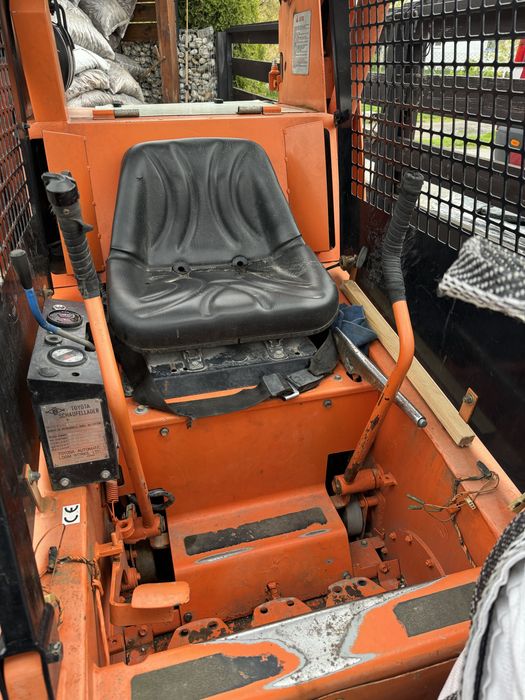 Навантажувач, фронтальний навантажувач, погружчик, бобкат,трактор,