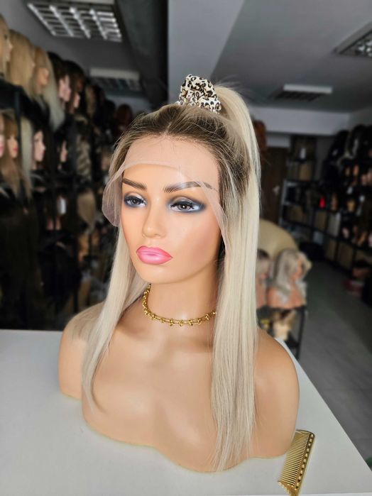 Peruka Gabi jasny chłodny blond z włosów naturalnych 45 cm