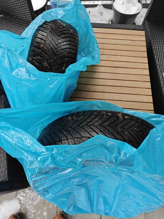 Opony zimowe 235 x 50 x 20, 2 szt.