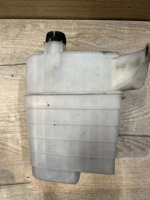 Rezonator powietrza Toyota Avensis T25